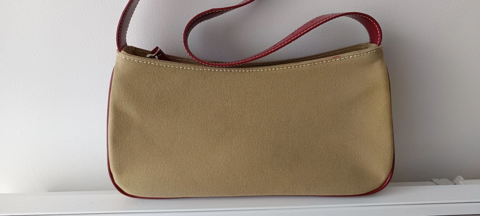 LANCEL-tas met kleine fout let goed naar de advertentie blijft in zeer goede staat prijs te onderhandelen – photo 4